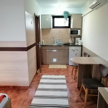 Csipkehaz Apartman Cserkeszőlő Exterior foto