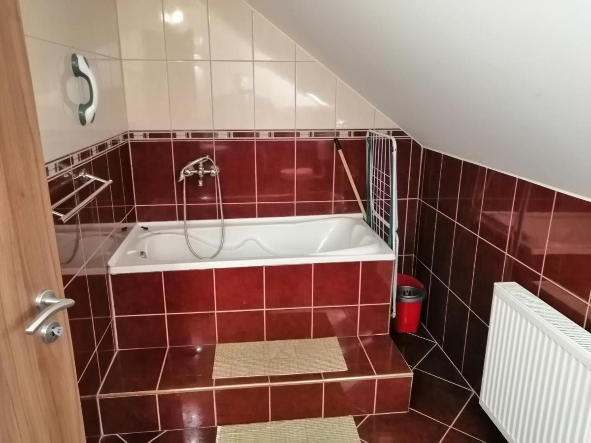 Csipkehaz Apartman Cserkeszőlő Exterior foto