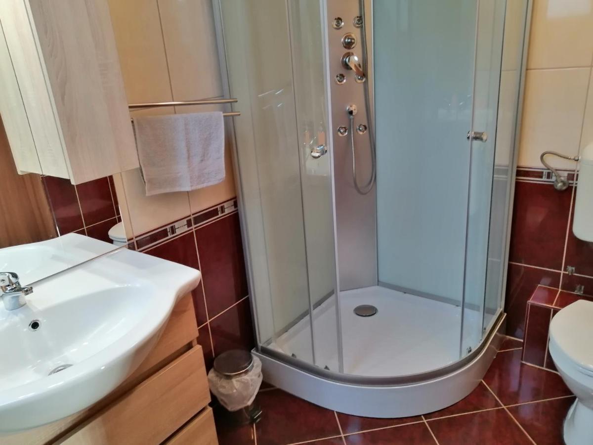 Csipkehaz Apartman Cserkeszőlő Exterior foto