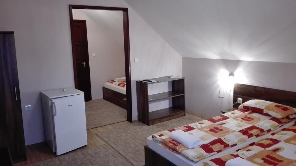 Csipkehaz Apartman Cserkeszőlő Exterior foto